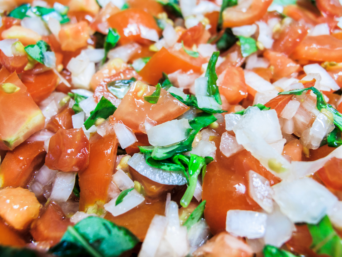 Diced Tomato with Onion and Basil